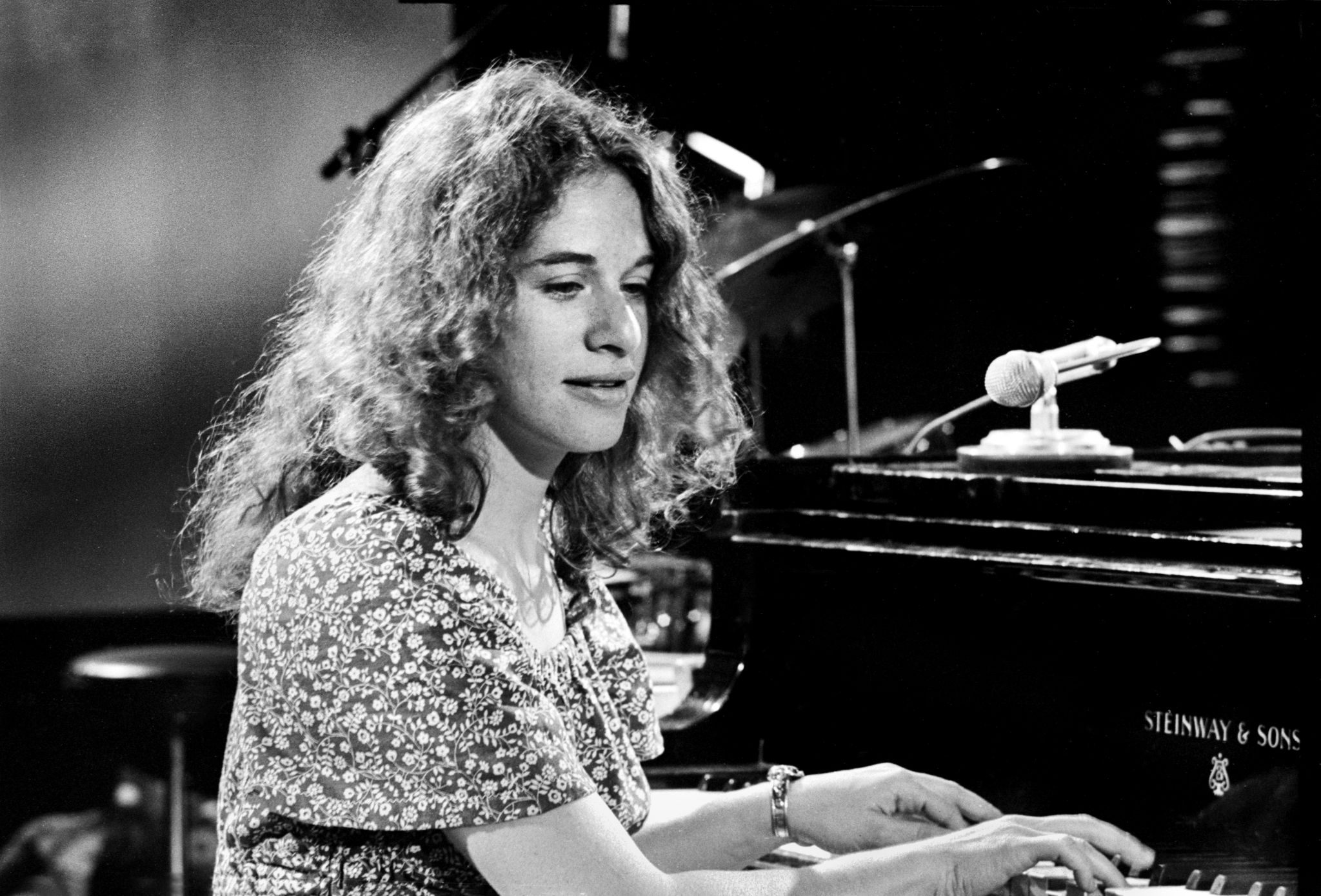 Did you know Carole King summered in Danbury? - Carole King Height – Musical Legend’s True Stature