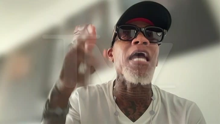 D.L. Hughley Explodes in Heated 'TMZ Live' Debate Over Trump, Nobel - How Tall Is D.L. Hughley? Comedian’s Height Profile