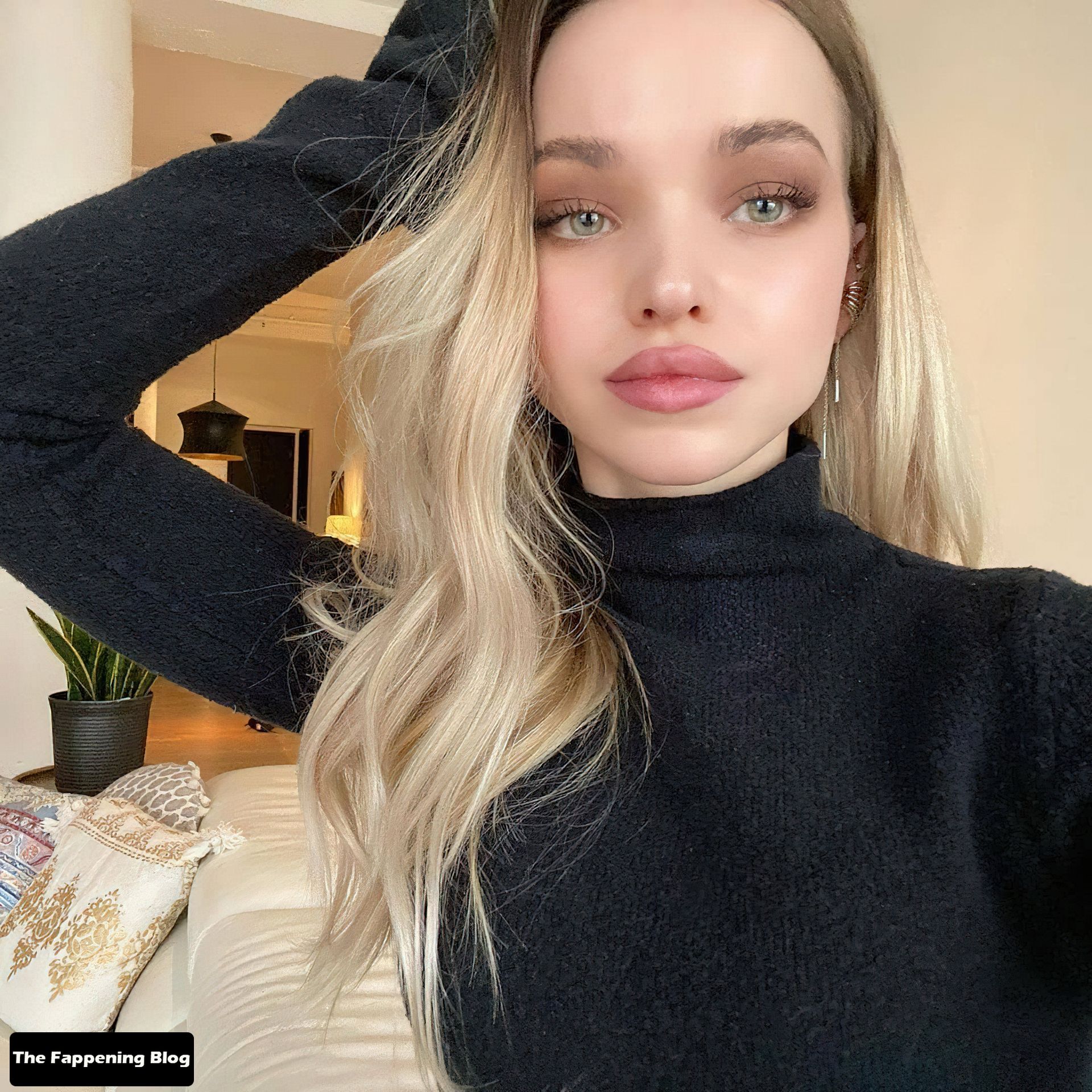 Dove Cameron Sexy (12 Photos) - Sexy e-Girls🔞 - Dove Cameron’s Fashion-Forward Looks – Disney Star All Grown Up