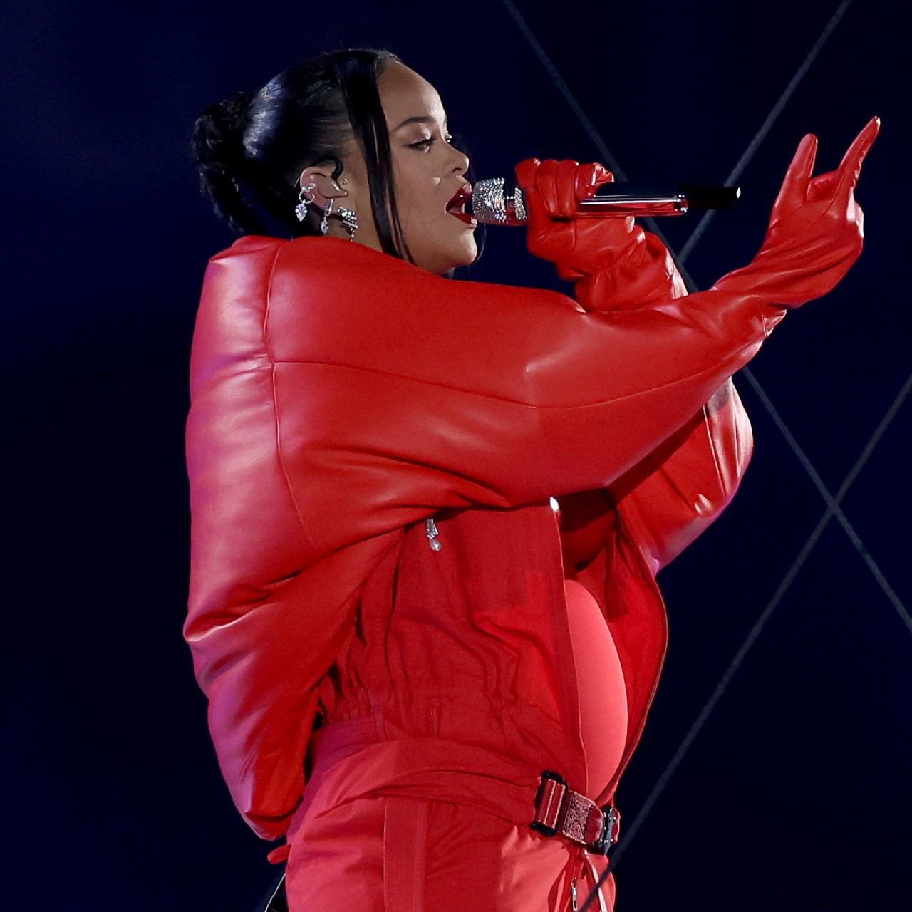 Drake and Rihanna Break Up - Drake Spotted with India Love | Marie Claire - How Old Is Ashanti? Grammy-Winning Singer’s Real Age