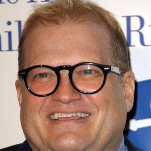 Drew Carey - Age, Family, Bio | Famous Birthdays - How Old Is Drew Carey? Game Show Host’s Age And Career Timeline