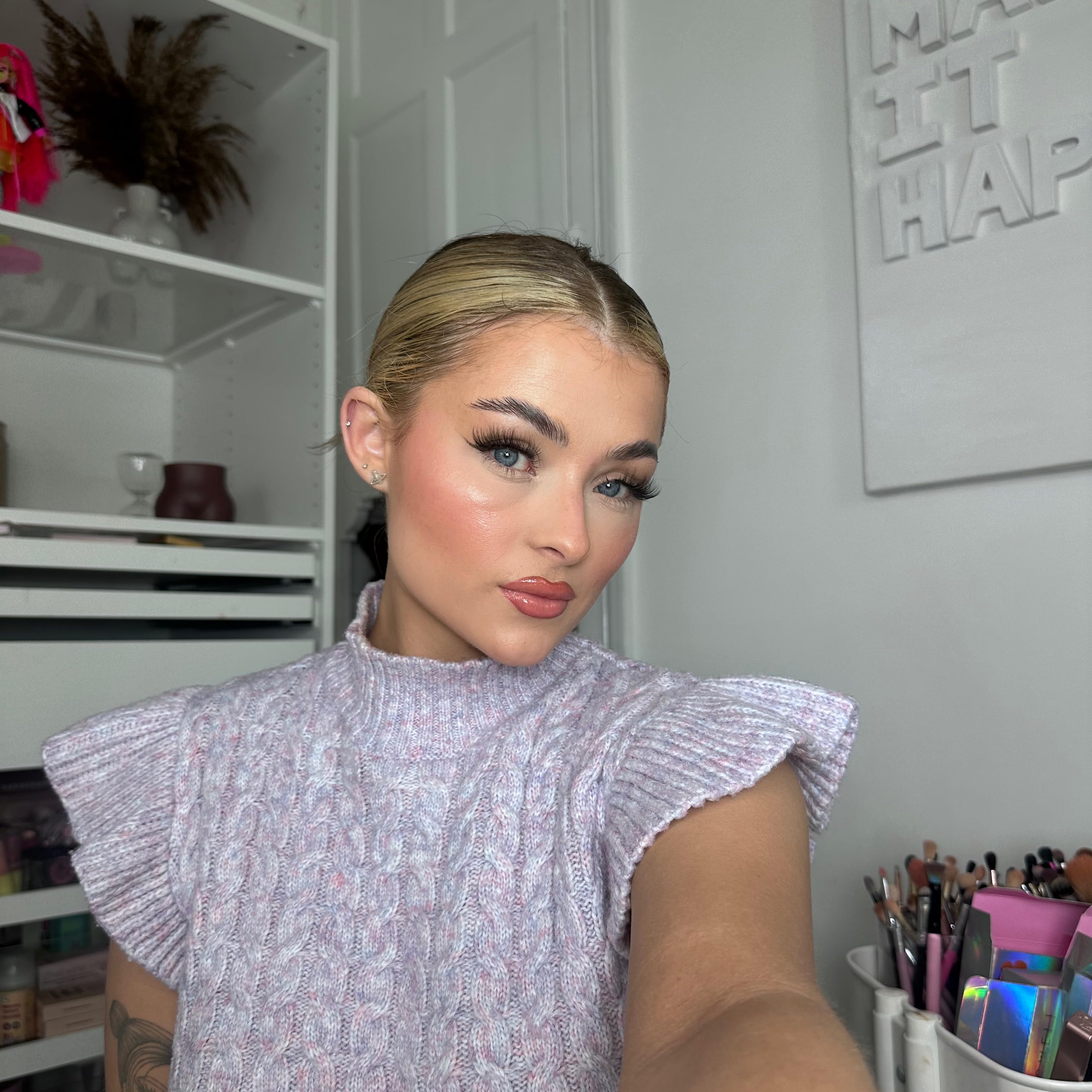 Eleanor Wood's Amazon page - Eleanor Wood: Sexy Pics of the TikTok Star with a Playful Edge