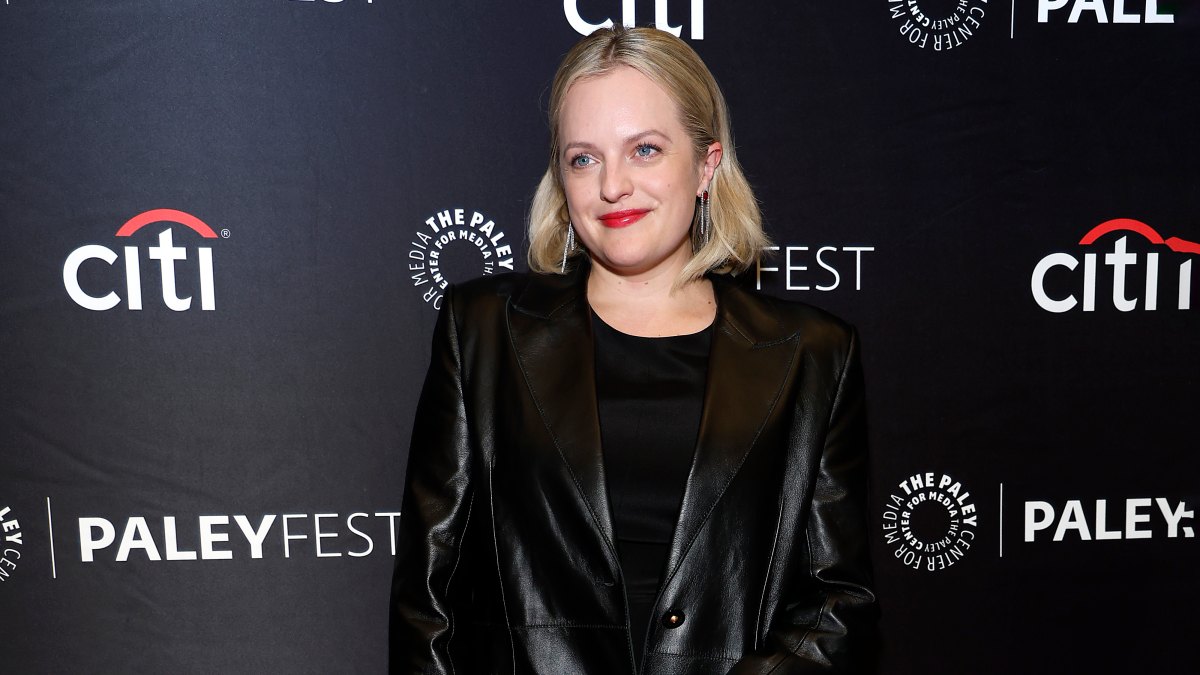Elisabeth Moss ‘Has No Plans’ to Identify Father of Baby No. 1 | Life - Elisabeth Moss Baby Father: Who Is The Father Of Her Child?