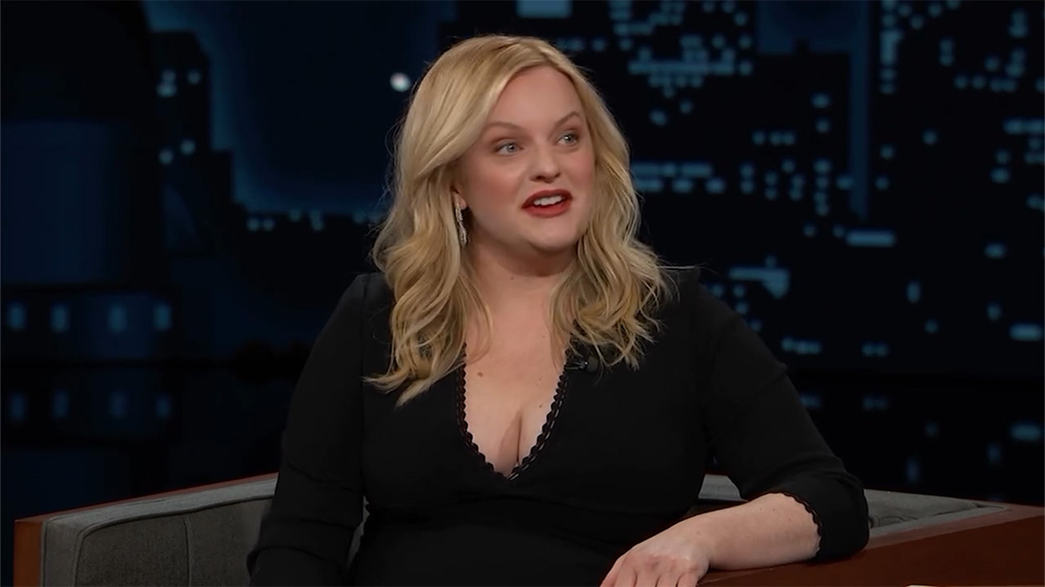 Elisabeth Moss Reveals She's Pregnant With First Child - Elisabeth Moss Children: Does The Actress Have Any Kids?