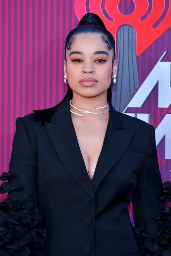 How Tall Is Ella Mai? R&B Star's Height And Stage Presence