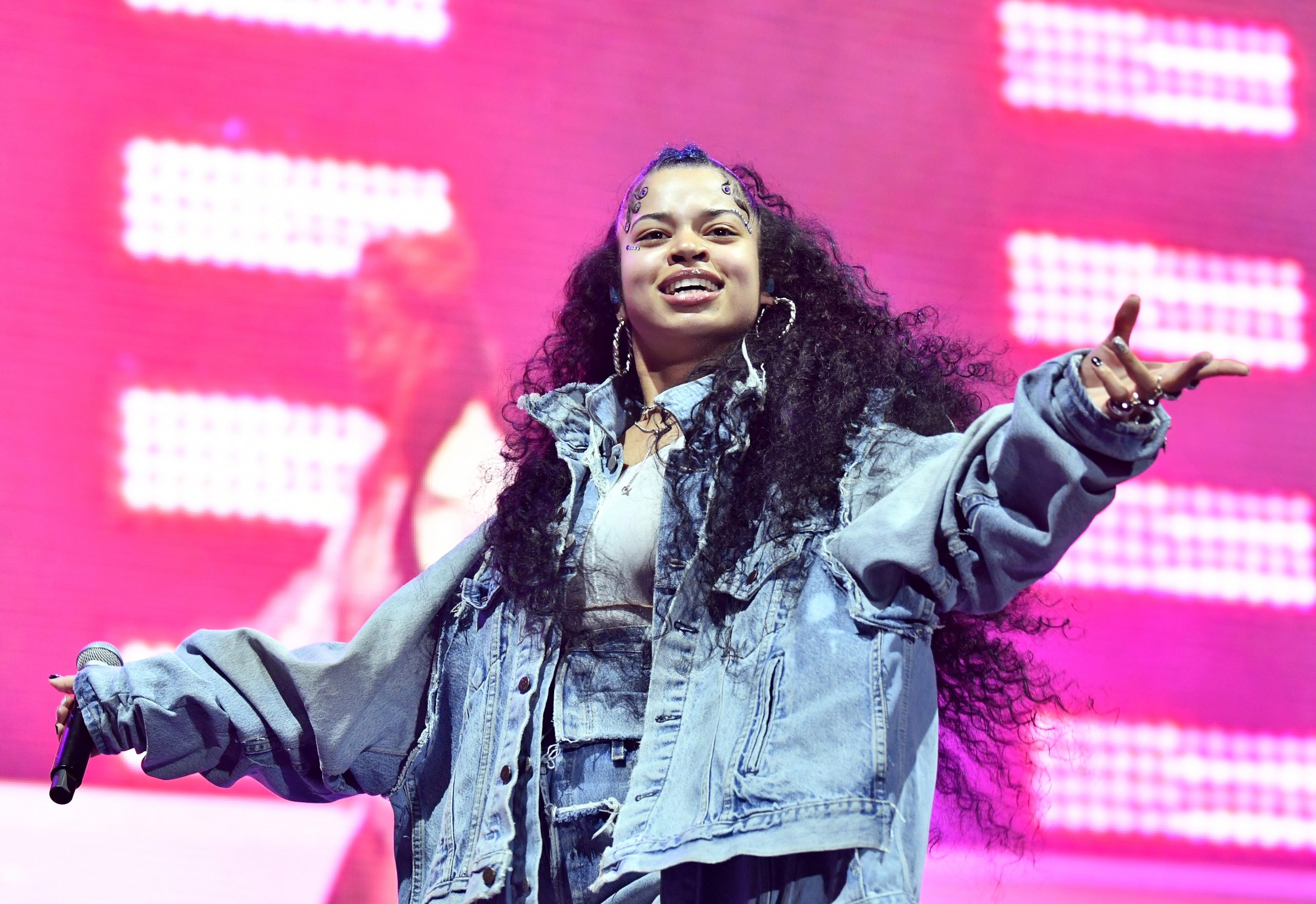 Ella Mai Net Worth in 2023 - Wiki, Age, Weight and Height - How Tall Is Ella Mai? R&B Star's Height And Stage Presence