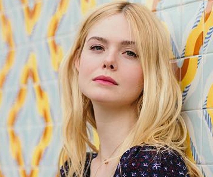 Elle Fanning Biography - Facts, Childhood, Family Life & Achievements - Who Is Elle Fanning Dating? Actress's Love Life In 2025