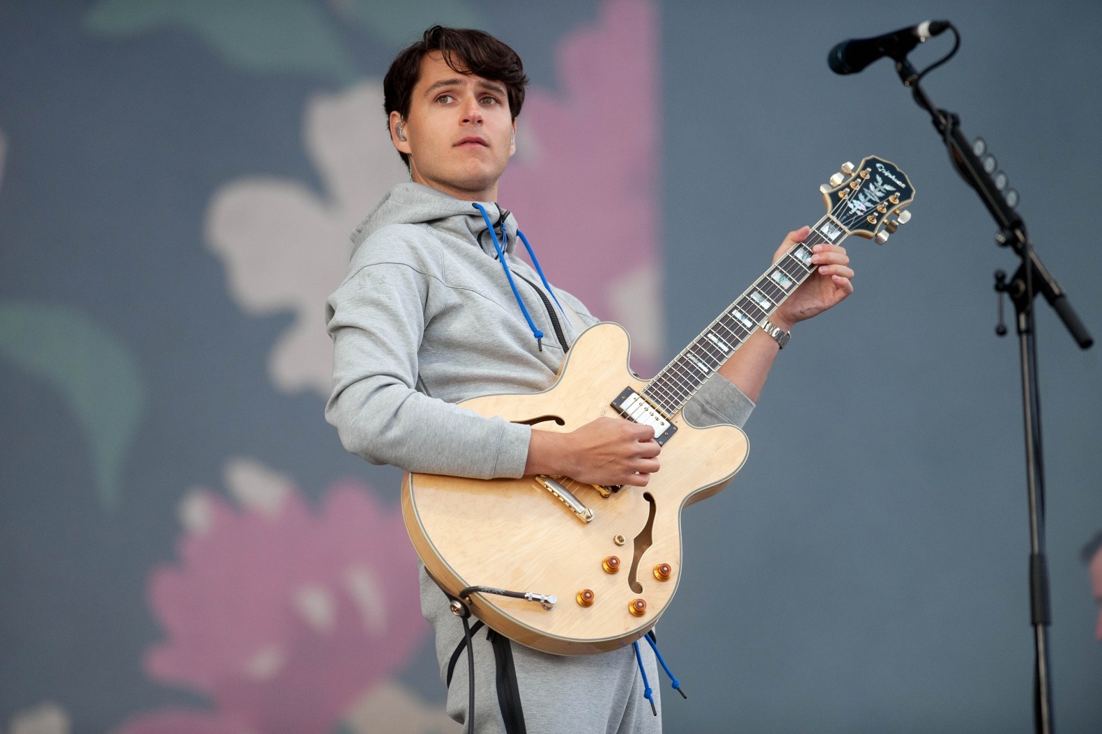 Ezra Koenig Explains Writing Credit on Beyonce's 'Lemonade' - How Tall Is Ezra Koenig: Vampire Weekend Frontman’s Casual Cool