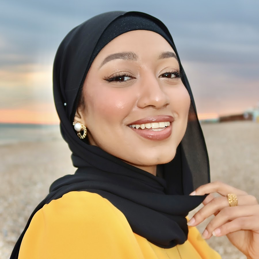 Farhana Oberson - YouTube - Farhana Oberson: Sexy Pics of the Radiant Beauty Influencer