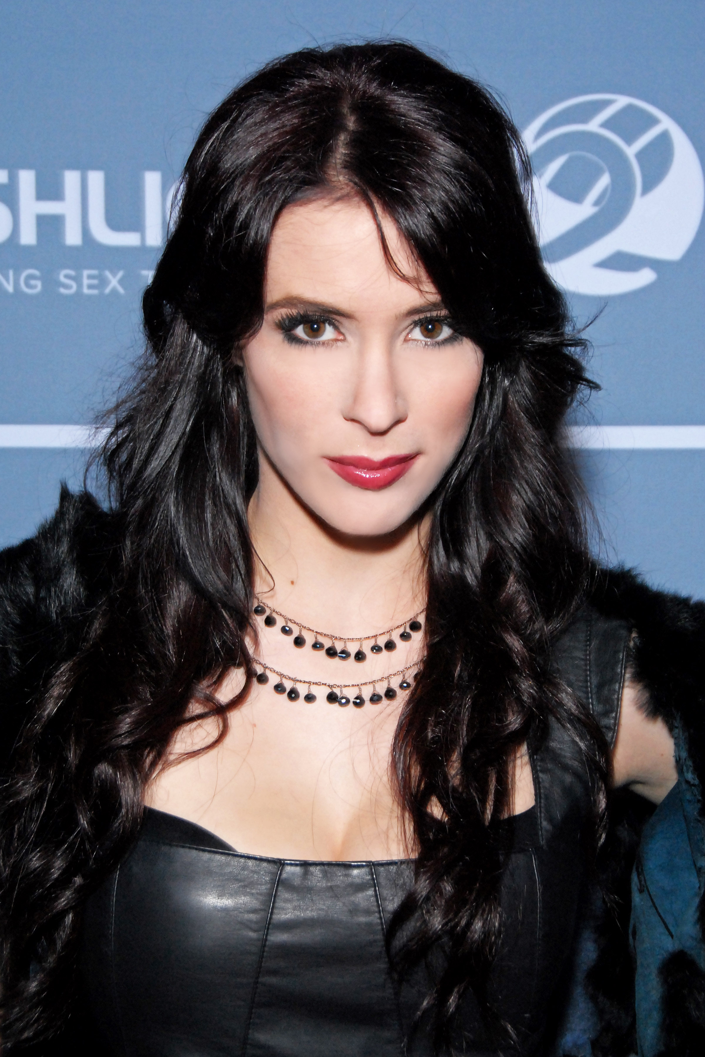 File:Aiden Ashley 2012.jpg - Wikipedia - Ashley Dayes: Sexy Pics of the TikTok Star with a Bold Edge
