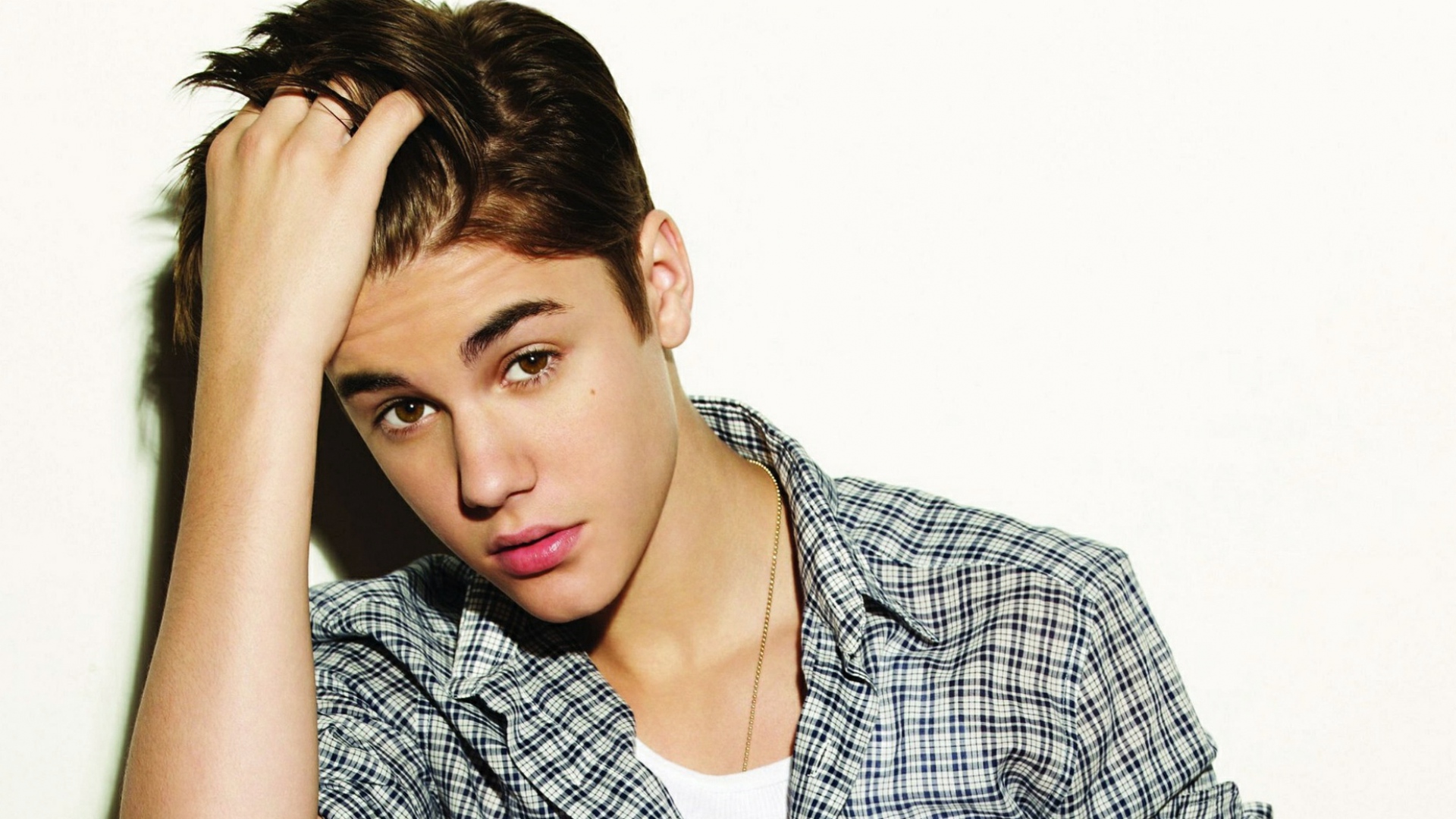 Fondos de Justin Bieber, Wallpapers y fotos de Justin Bieber - Justin Bieber Net Worth: Music, Business & Real Estate Earnings