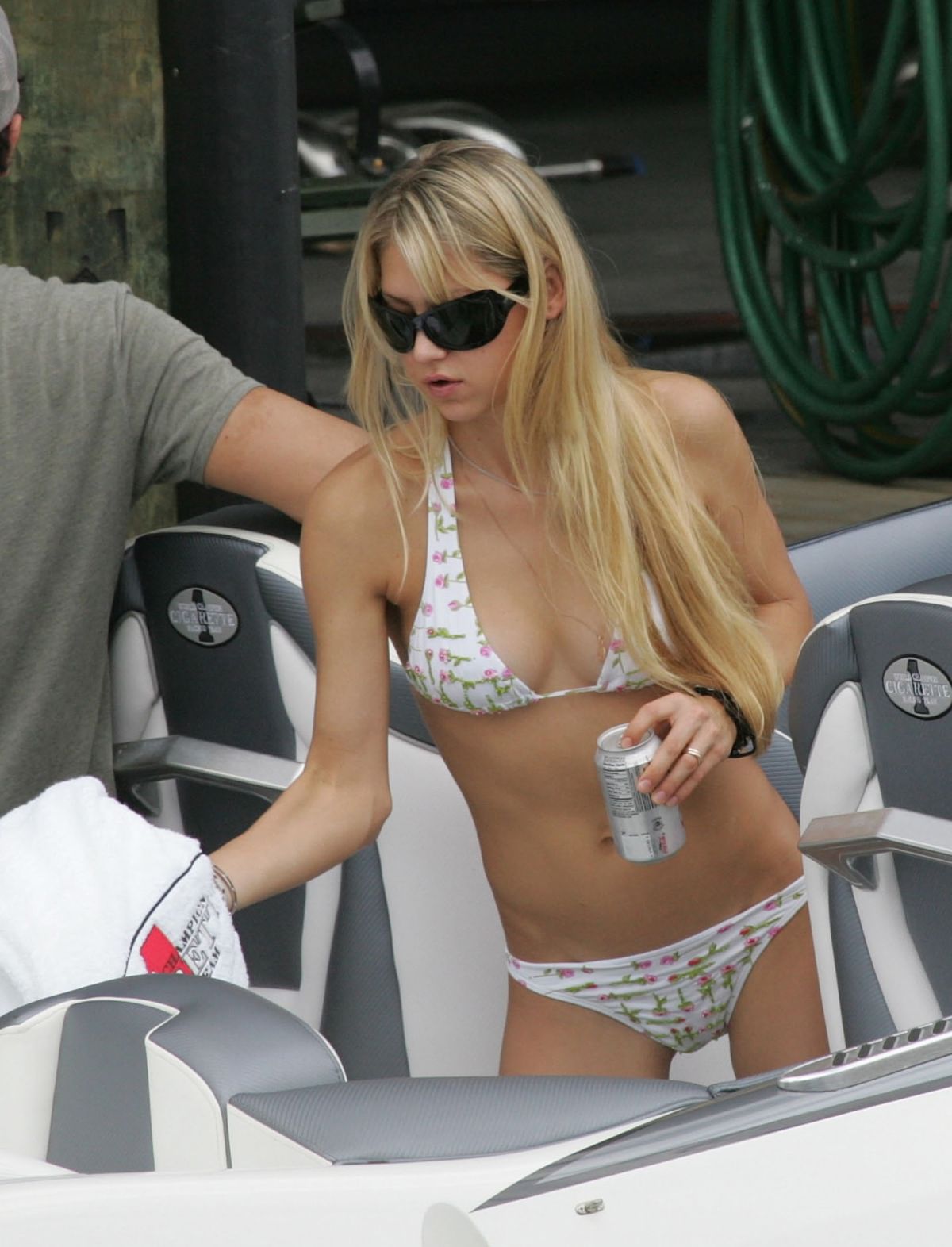 foto sexy Anna Kournikova - Anna Kournikova: Sexy Pics of the Athlete-Turned-Heartthrob