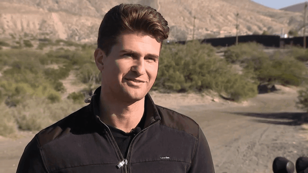 Fox News correspondent reporter started career in El Paso - How Tall Is Bill Melugin? Fox News Reporter’s Height Revealed