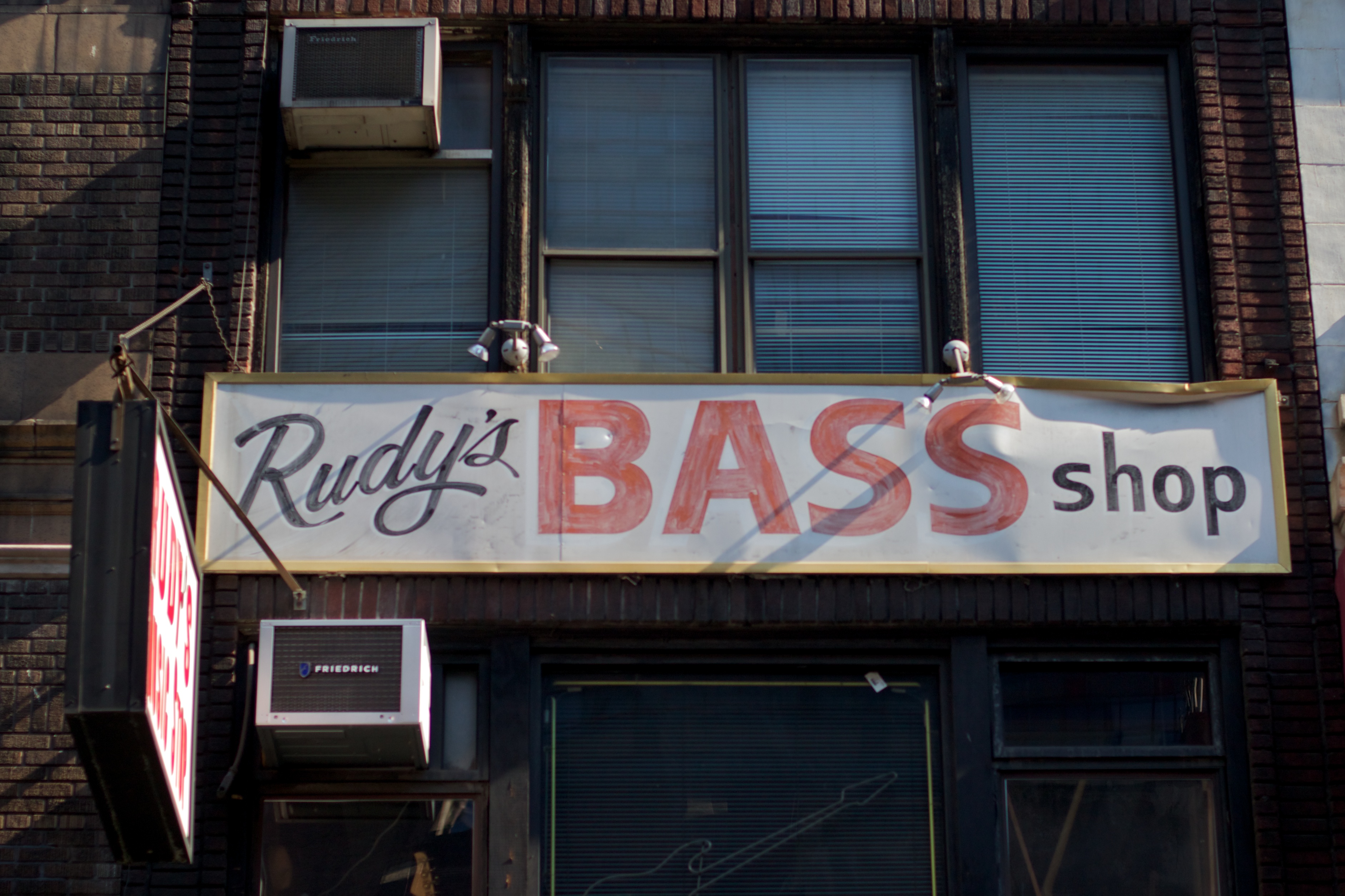Free Images : restaurant, sign, facade, signage, odyssey, window - Ed O’Neill’s Height Revealed – How Tall Is the ‘Modern Family’ Star?
