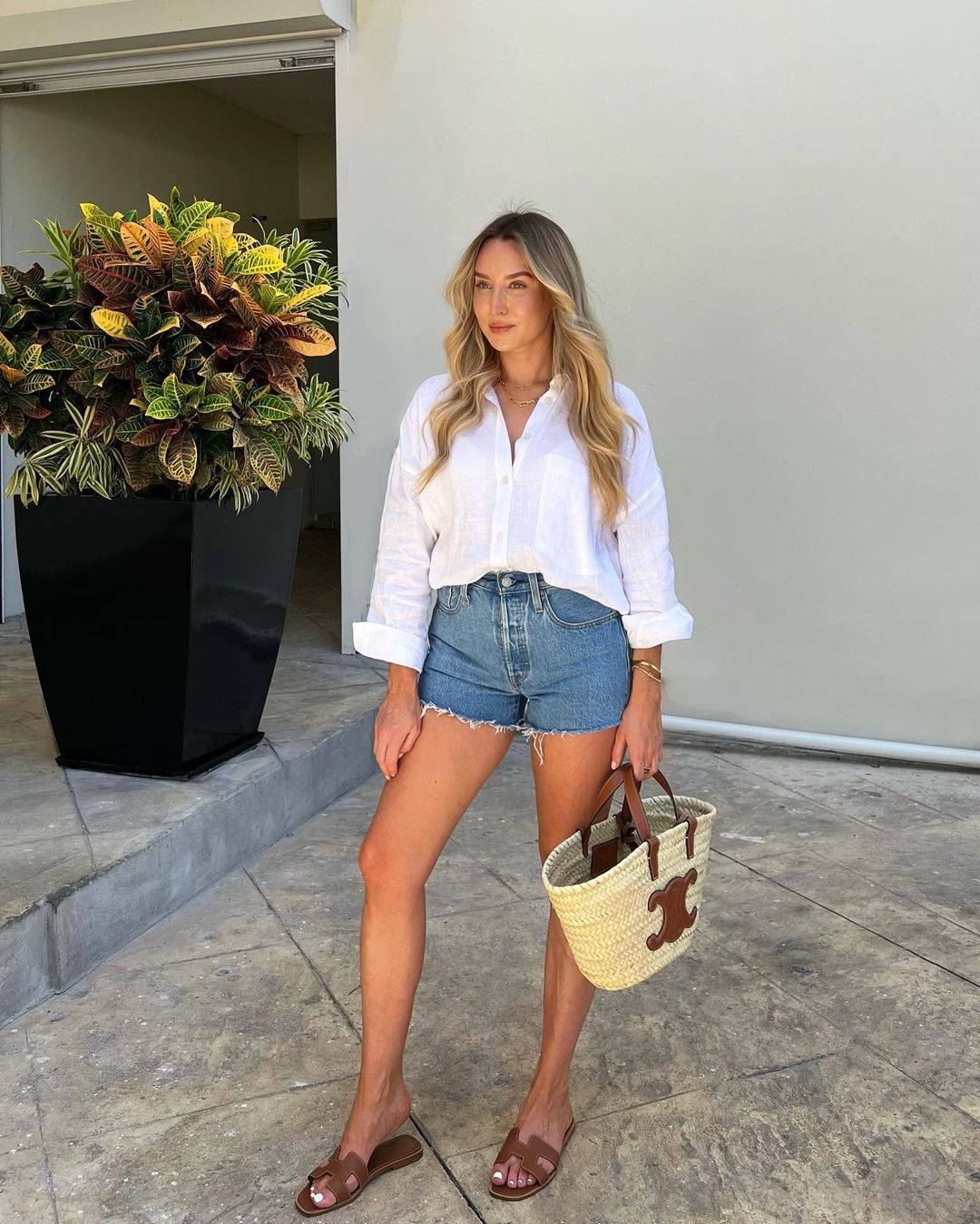 Freya Killin: Sexy Pics of the Fashion and Beauty Influencer