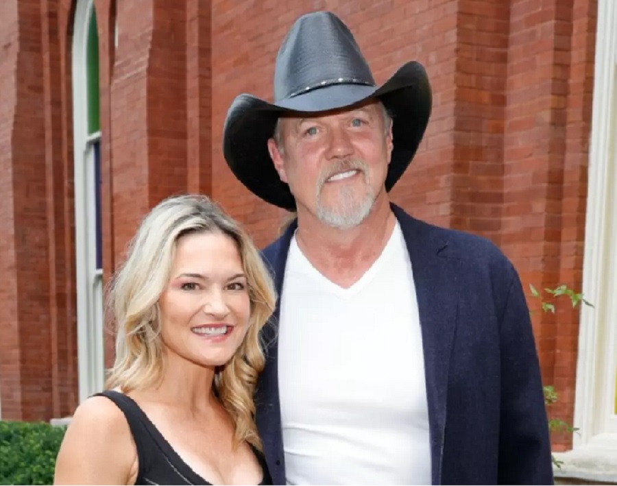 Get to Know Trace Adkins' Wife, Victoria Pratt [Pics] - Who Is Trace Adkins’ Wife? Meet Victoria Pratt, Actress and Country Star’s Spouse