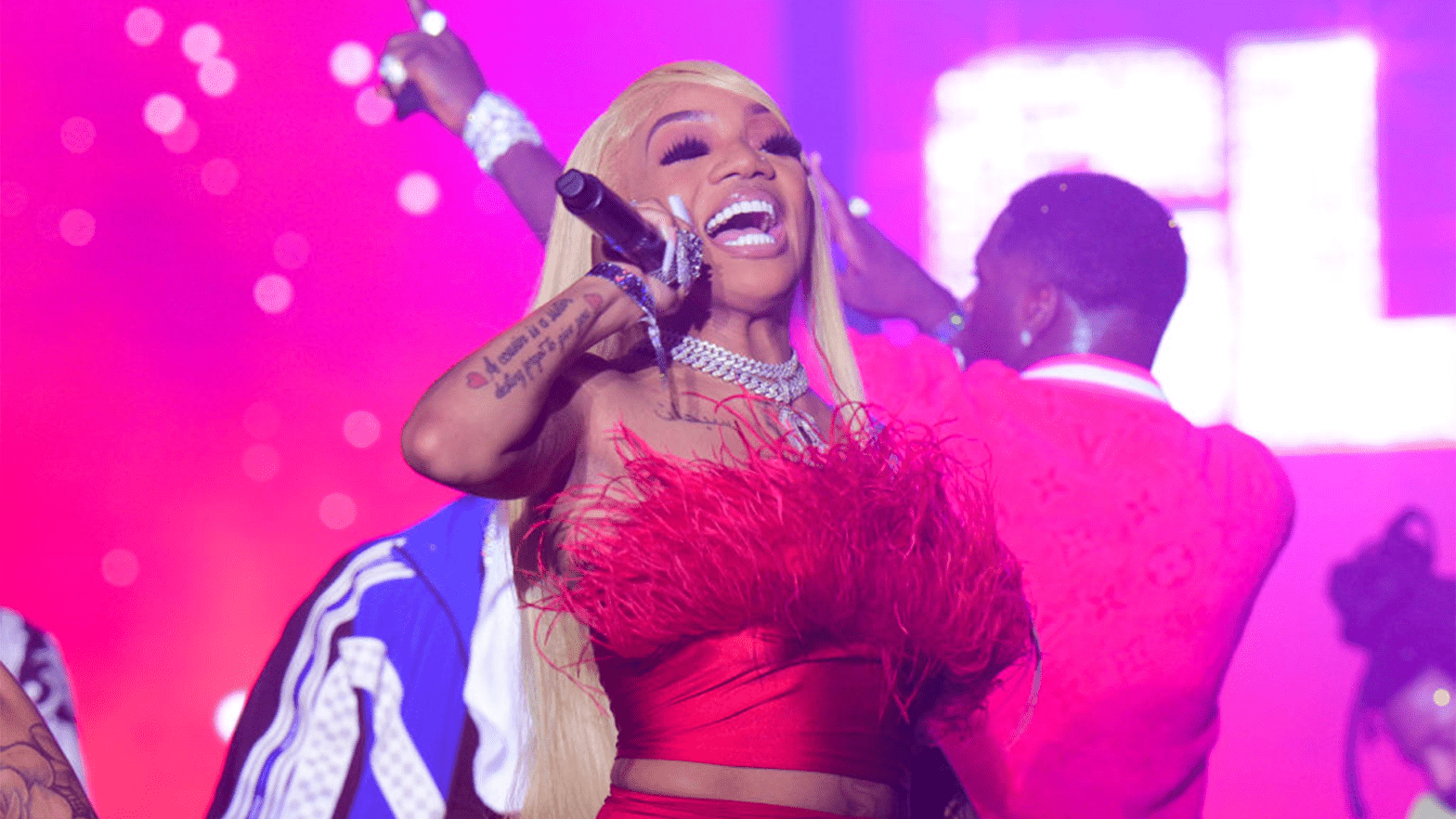 GloRilla Wallpapers - Top Free GloRilla Backgrounds - WallpaperAccess - GloRilla Net Worth: From Viral Hit To Hip-Hop Star Power