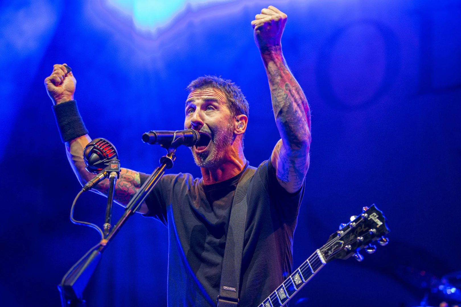 Godsmack - 103GBF - Sully Erna Height: Godsmack Frontman's Stats