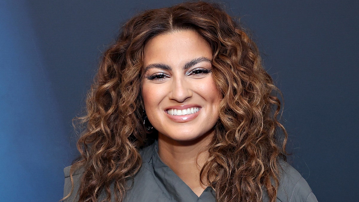 Gospel singer Tori Kelly recalls 'collapsing' from blood clots and - Tori Kelly Height – The Songstress’s True Stature