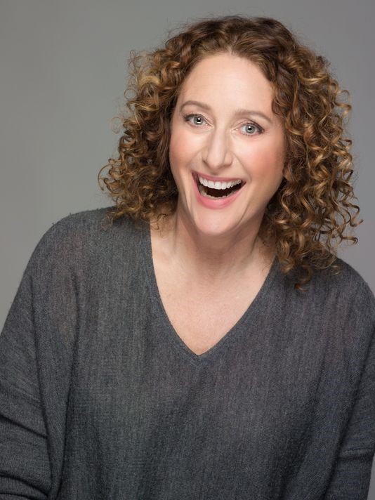 HamletHub - Judy Gold Height: Comedian's Real Stature Revealed