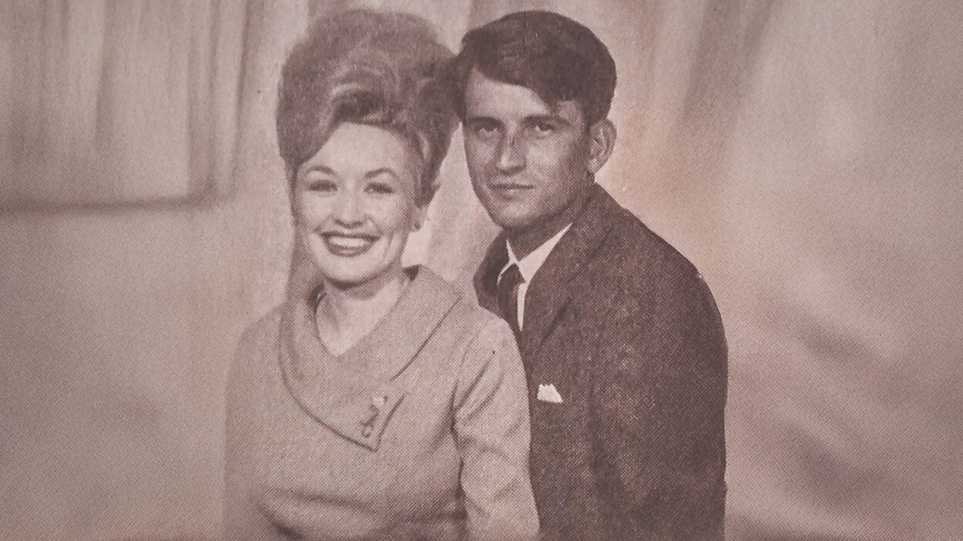 Here Are Some Facts About T. Graham Brown, Who Rose From Contract - Dolly Parton Husband: The Love Story Of The Country Legend