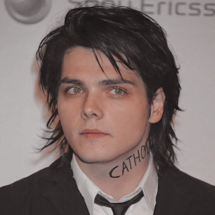 Gerard Way Height – My Chemical Romance Icon’s True Height