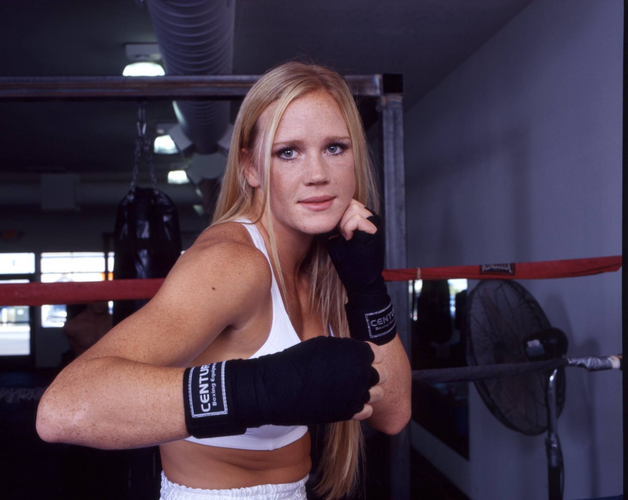 Holly Holm UFC | Ufc Women, Boxing Champion - Holly Holm Kicks High & Looks Hot: Sexy Fighter Photos