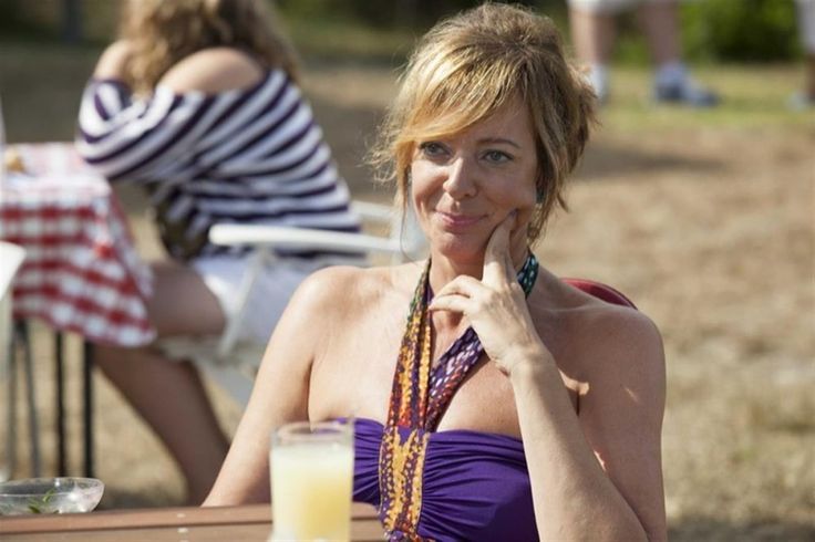 How Allison Janney Became That Actor In Everything | Allison janney - How Tall Is Allison Janney? – Inside the Oscar-Winning Actress’s Stature