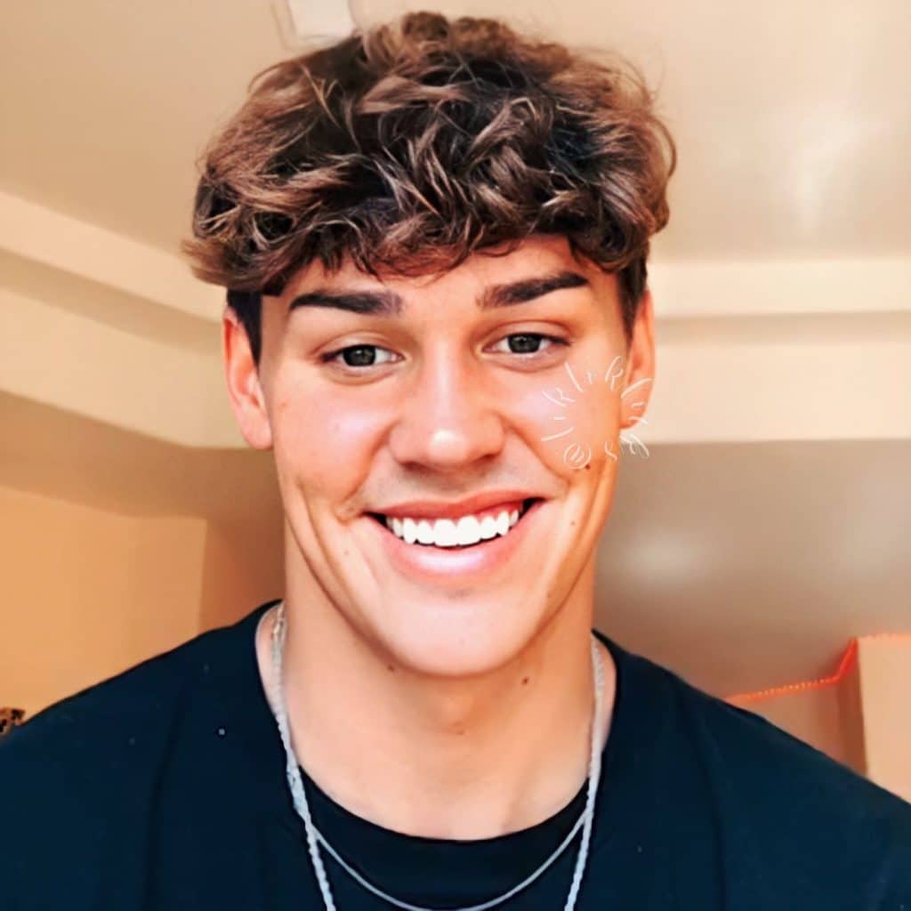 How old is Noah Beck? Age, Net Worth, Height, Girlfriend, Wiki - Noah Beck Height: TikTok Heartthrob's Real Size
