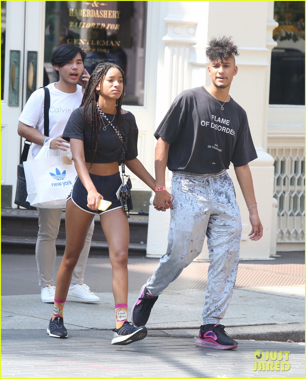 How Old Is Willow Smith Girlfriend - How Old Is Willow Smith: The Gen Z Star’s Age and Evolution