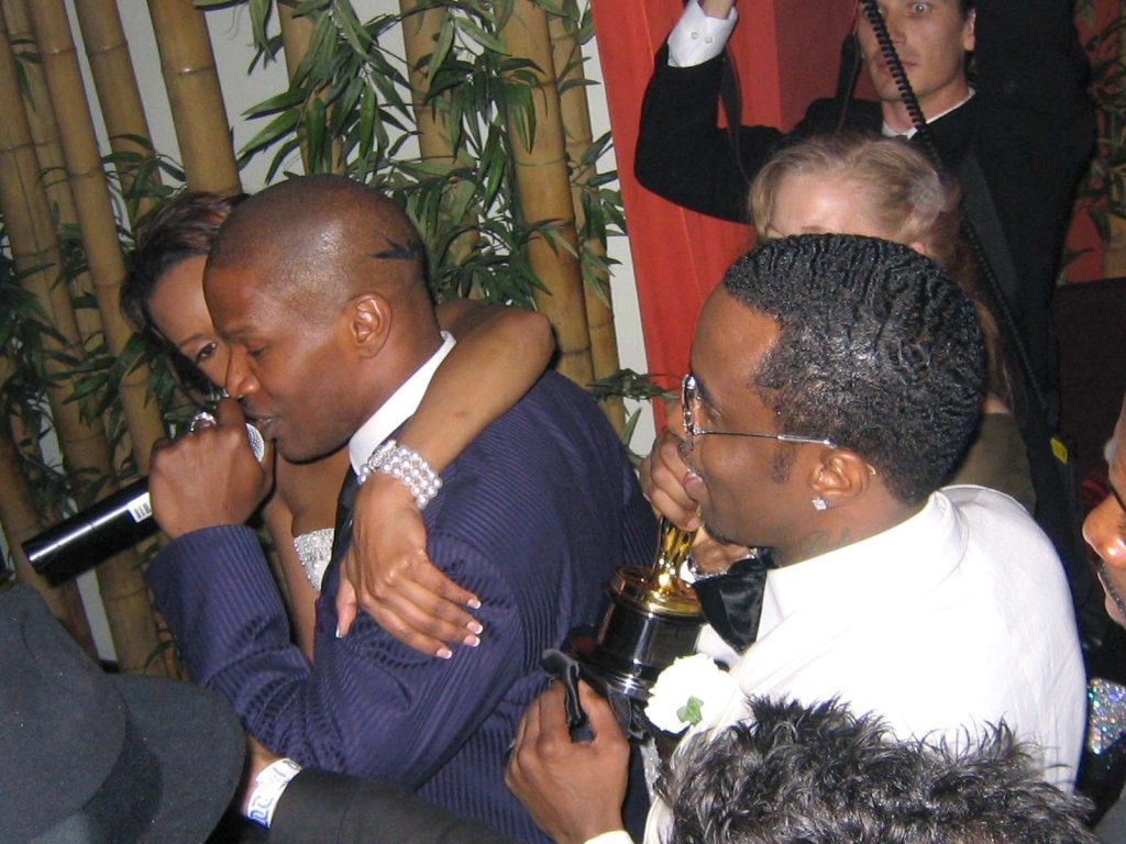 How Tall Is Jamie Foxx? Discover The Height Of The Multitalented Star - How Tall Is Jamie Foxx? Actor’s Height and On-Screen Presence