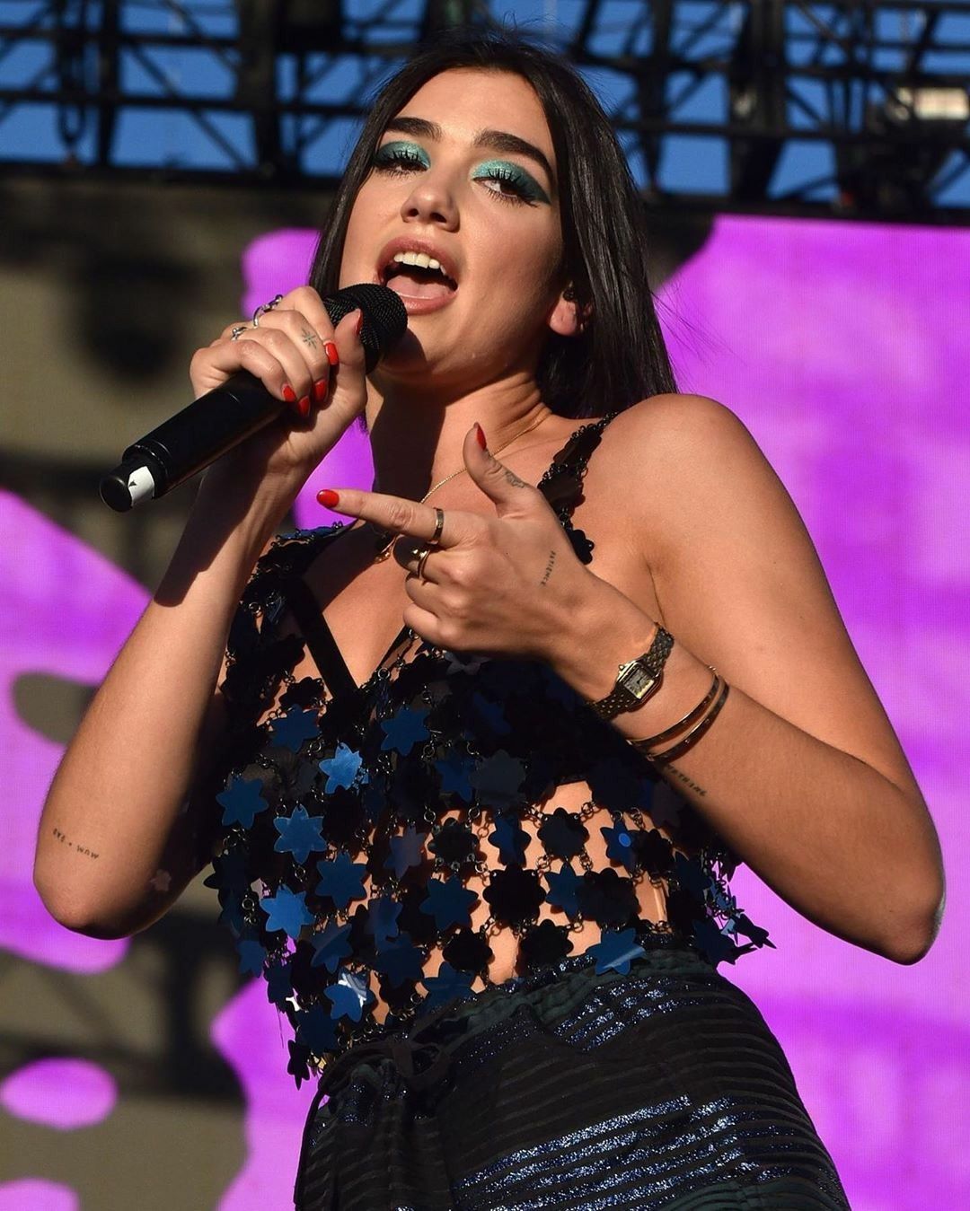 I love when I see her Cartier wristwatch and her sexy armhair Divas - Dua Lipa Sizzles: Her Sexiest Photos And Red Carpet Moments