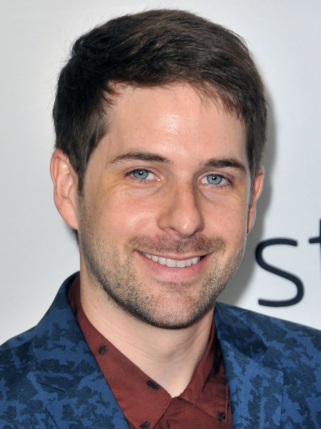 Ian Hecox Height – Smosh Creator's Stats Uncovered