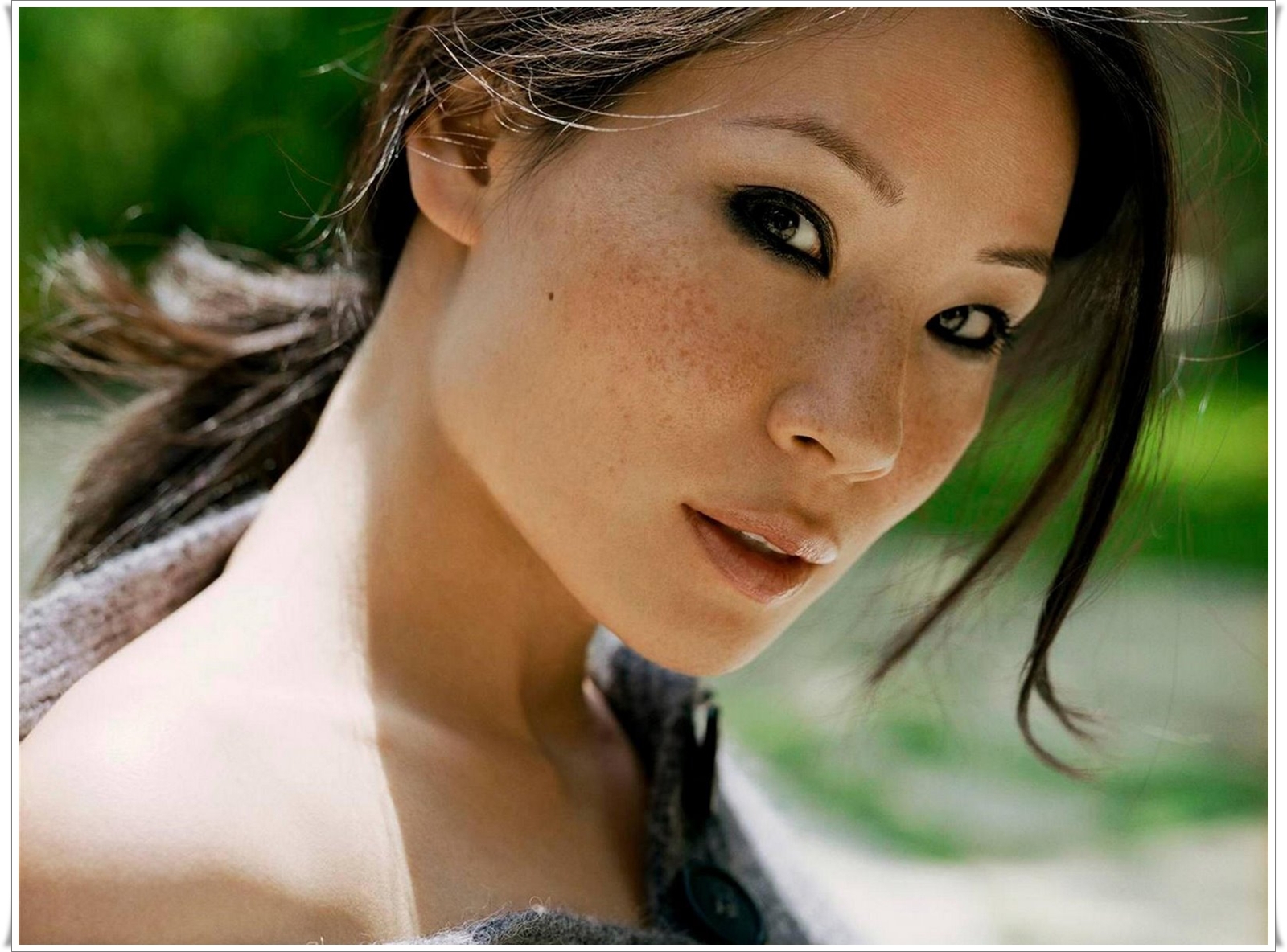 imags photos: Lucy Liu Sexy Wallpapers - Lucy Liu's Timeless Allure: Sexy Photos Through The Years