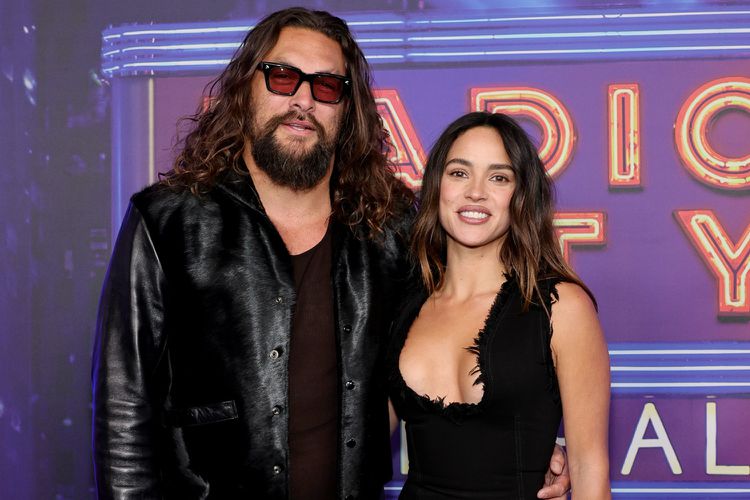 Jason Momoa and Adria Arjona Make Red Carpet Debut at 'SNL50: The - Who Is Adria Arjona Dating In 2025? Jason Momoa Romance Timeline