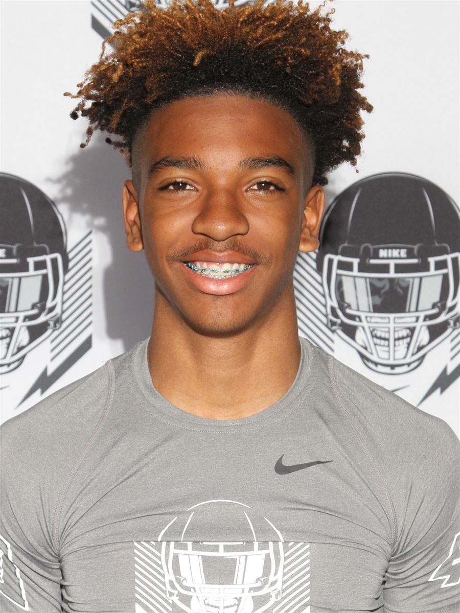 Jayden Daniels Profile Photos - How Old Is Jayden Daniels: NFL Rookie’s Youthful Energy