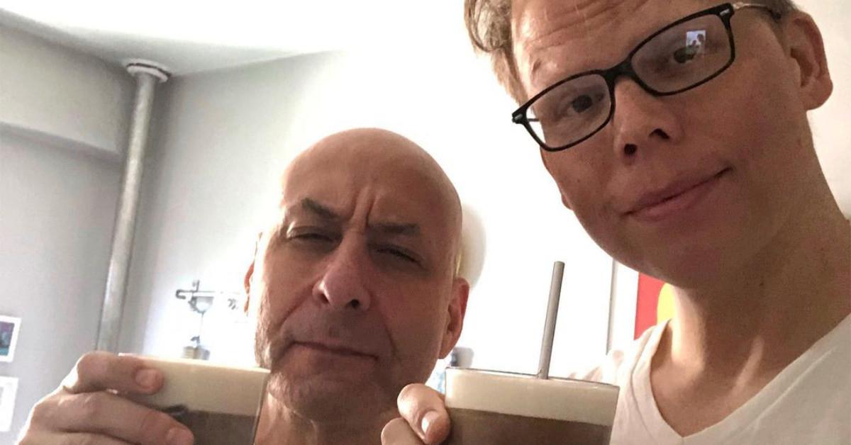 Jeff Hiller Husband: ‘Somebody Somewhere’ Star Married to Artist - Jeff Hiller’s Husband: The Actor and Comedian’s Private Life