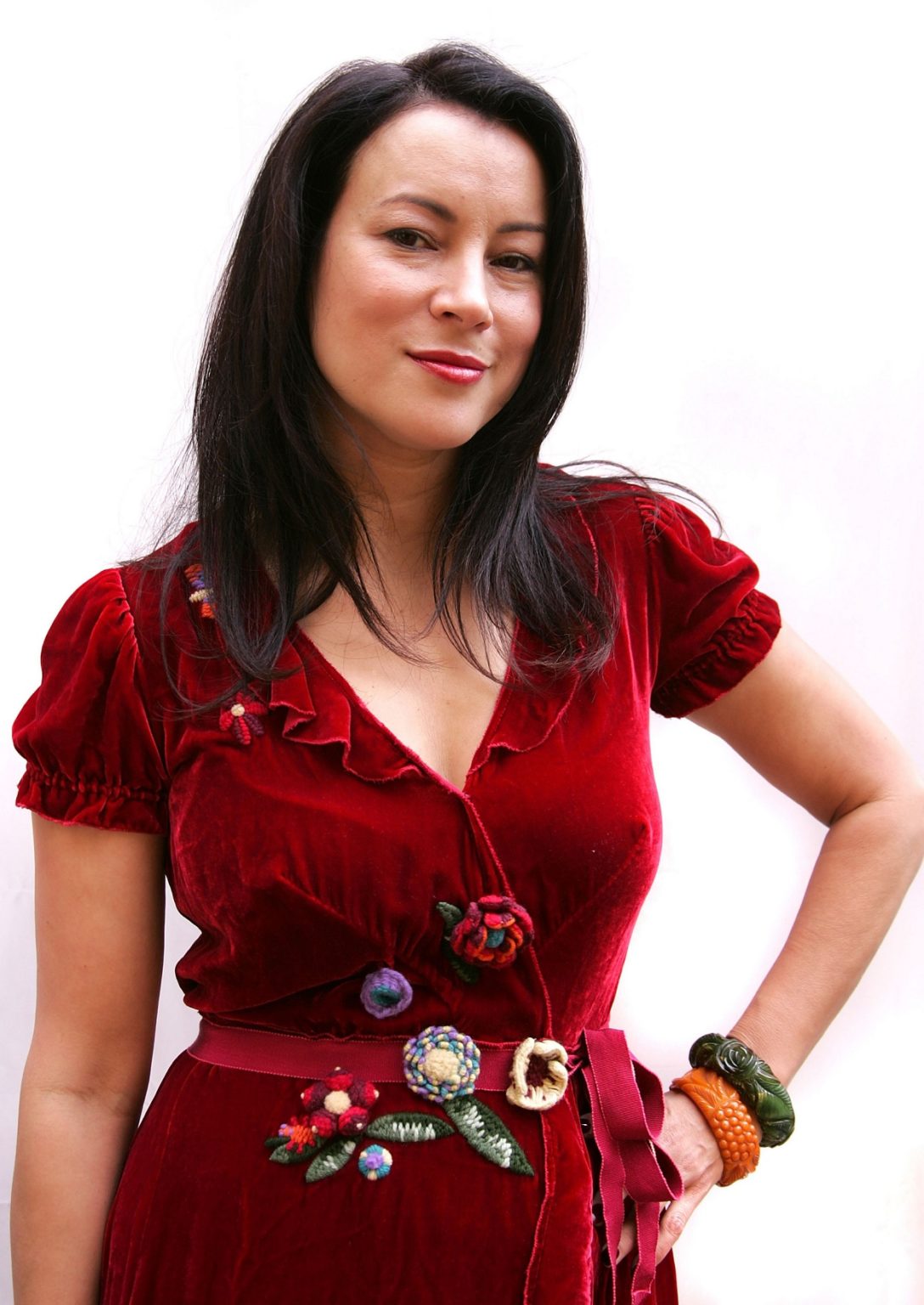 Jennifer Tilly Hot Bikini Pictures – Sexy Samantha Cole Of Liar Liar - Jennifer Tilly’s Glam Fashion Picks – Poker Queen and Hollywood Icon