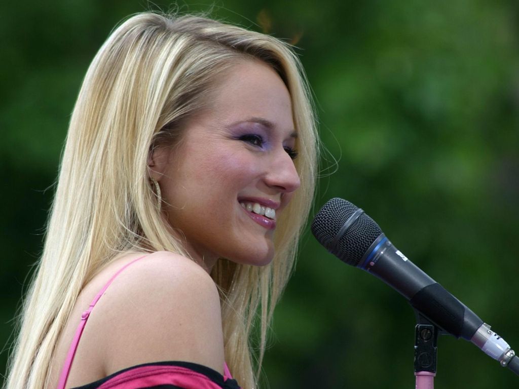 Jewel Kilcher Sexy Wallpaper Images - Jewel's Full Measurements: Height, Weight, Bust, And More (2025)