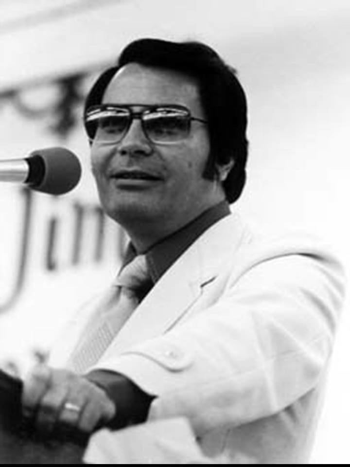 Jim Jones ~ Detailed Biography with [ Photos | Videos ] - Jim Jones Height: Rapper's Real Measurements