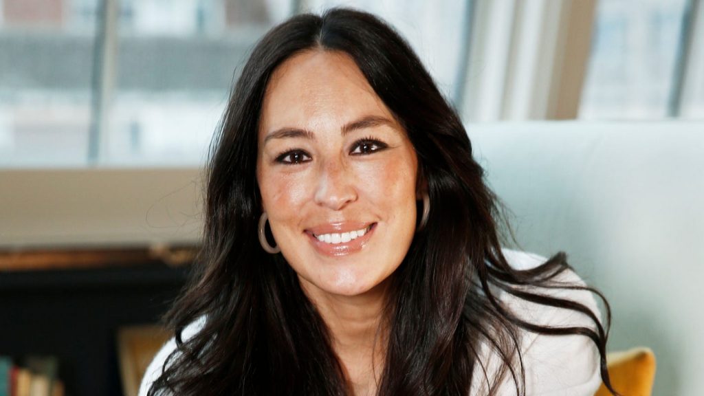 Joanna Gaines - Biography, Height & Life Story | Super Stars Bio - Is Joanna Gaines Pregnant? Here’s Why Fans Are Talking