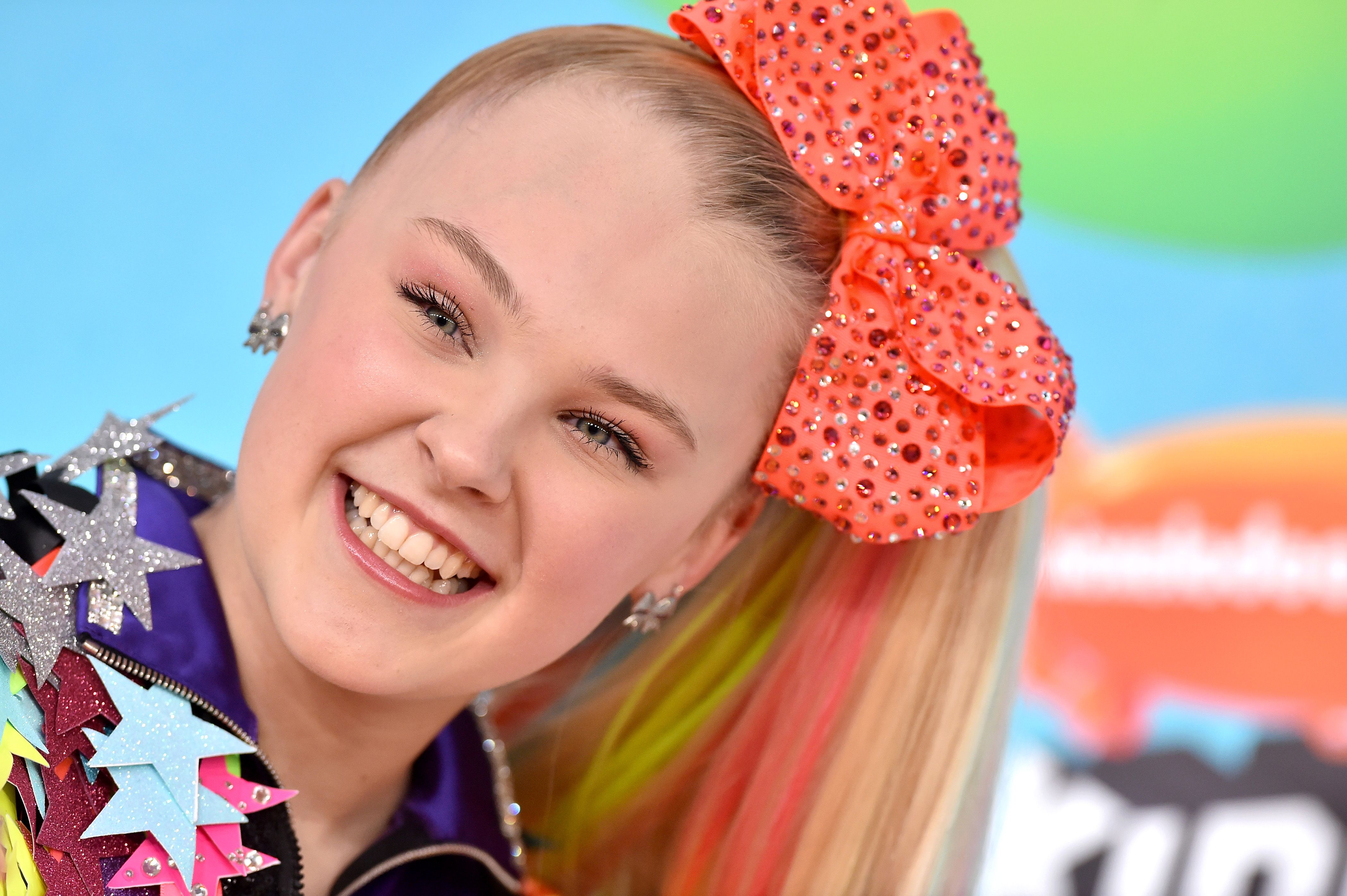 JoJo Siwa "Couldn’t Sleep for Three Days” After Coming Out | them. - Who Is JoJo Siwa Dating? Is She Really Dating Chris Hughes?