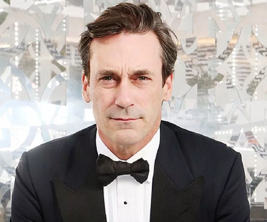 Jon Hamm Biography - Facts, Childhood, Family Life & Achievements - Jon Hamm Height: Is The Mad Men Star Really That Tall?