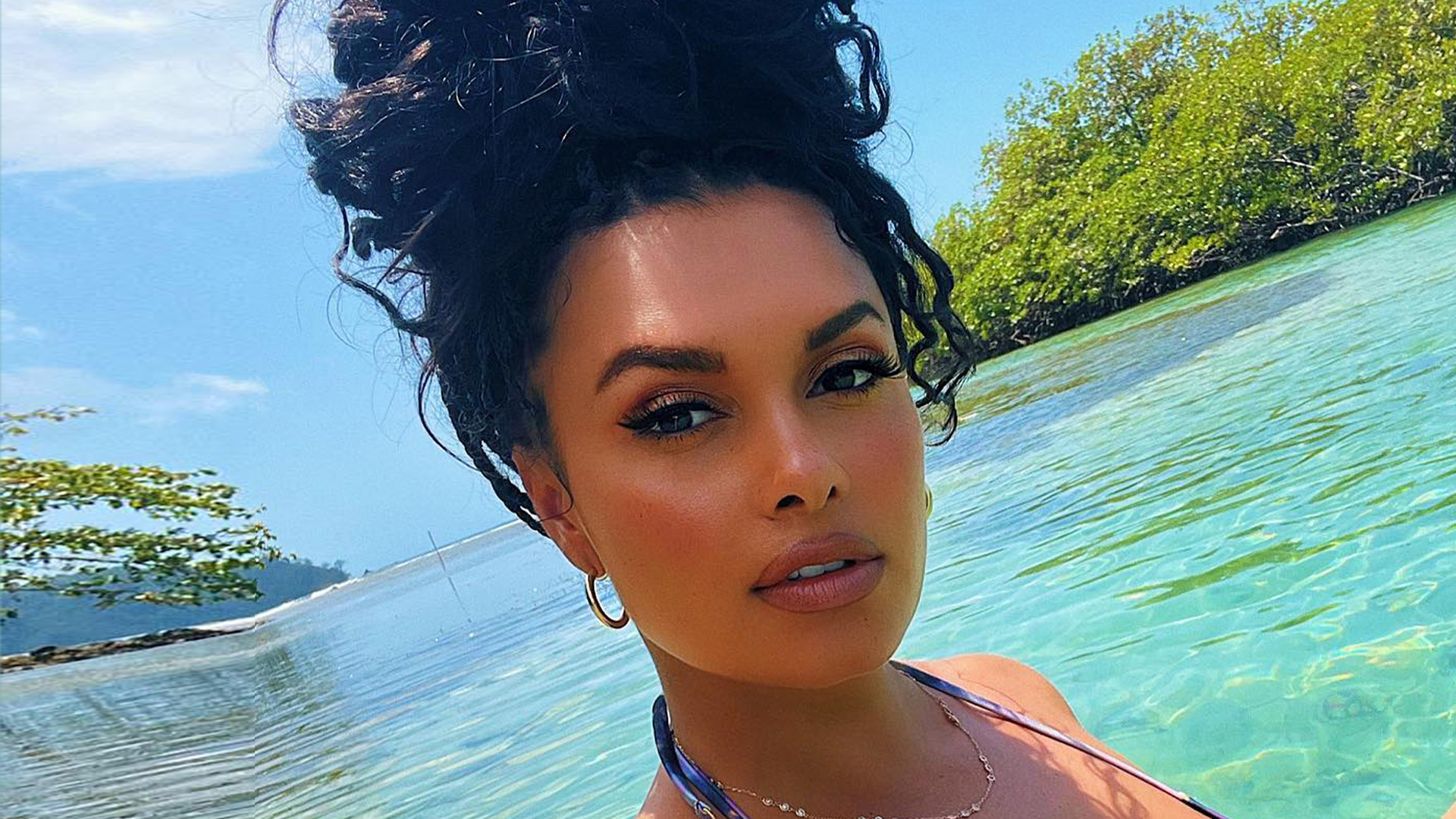 Joy Taylor, en una impresionante nueva foto en bikini de las vacaciones - How Tall Is Joy Taylor? Sports Host’s Height Details