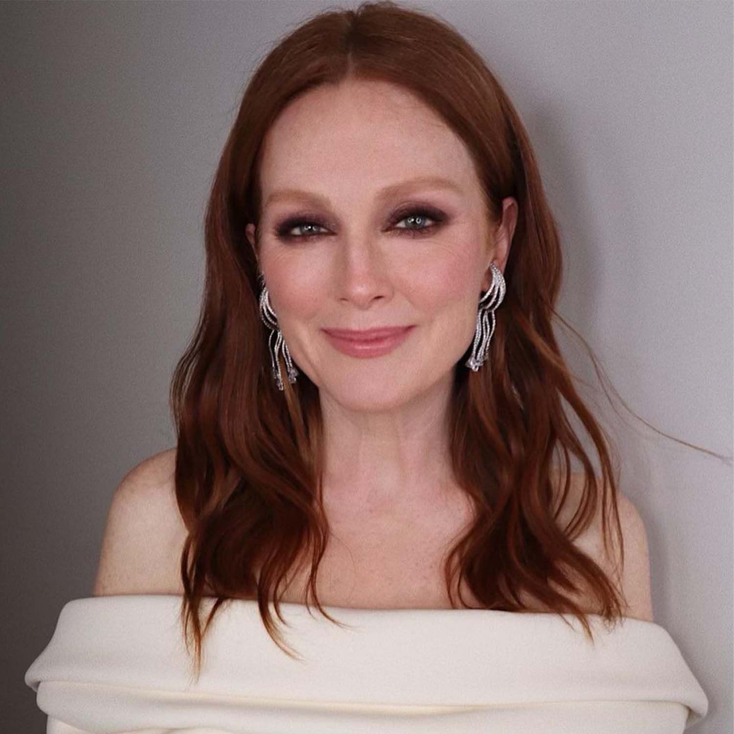 Julianne Moore Just Dropped Her Routine For Smooth, Glowing Skin - How Old Is Julianne Moore: Hollywood’s Timeless Beauty