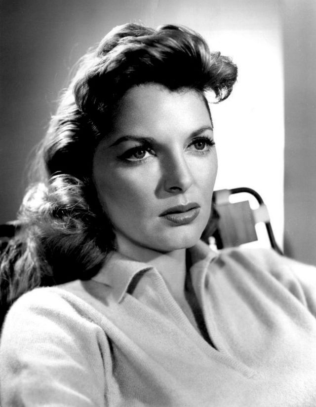 Julie London – Wikipedie - Julie London Measurements: Classic Hollywood Curves and Style