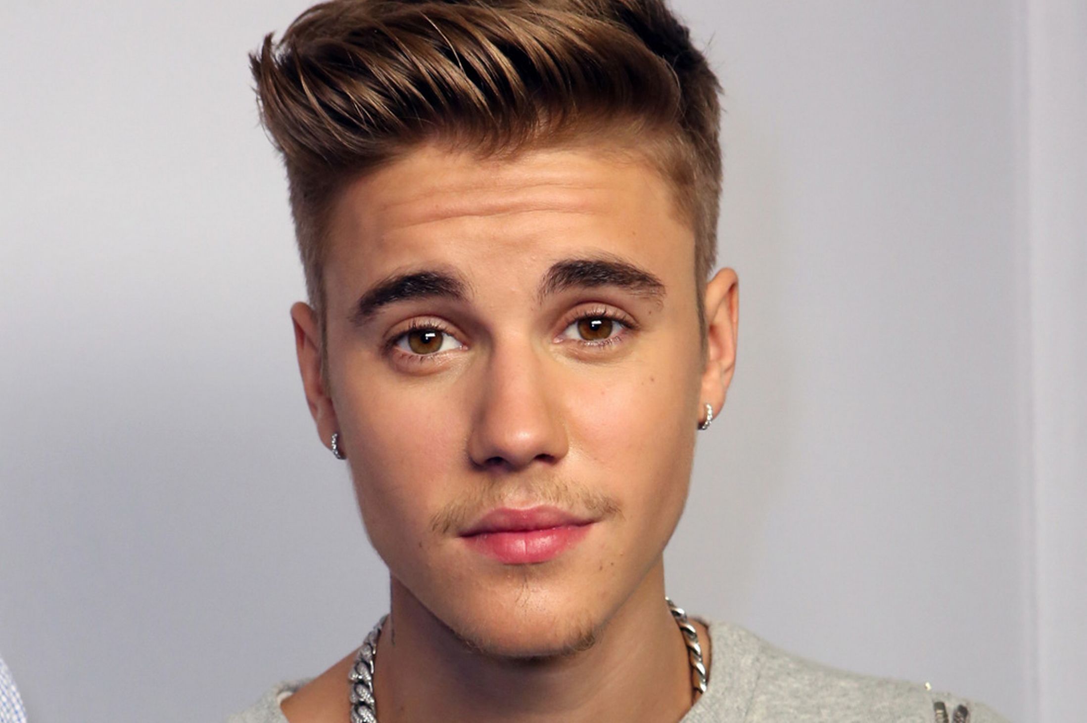 Justin Bieber Net Worth: Music, Business & Real Estate Earnings