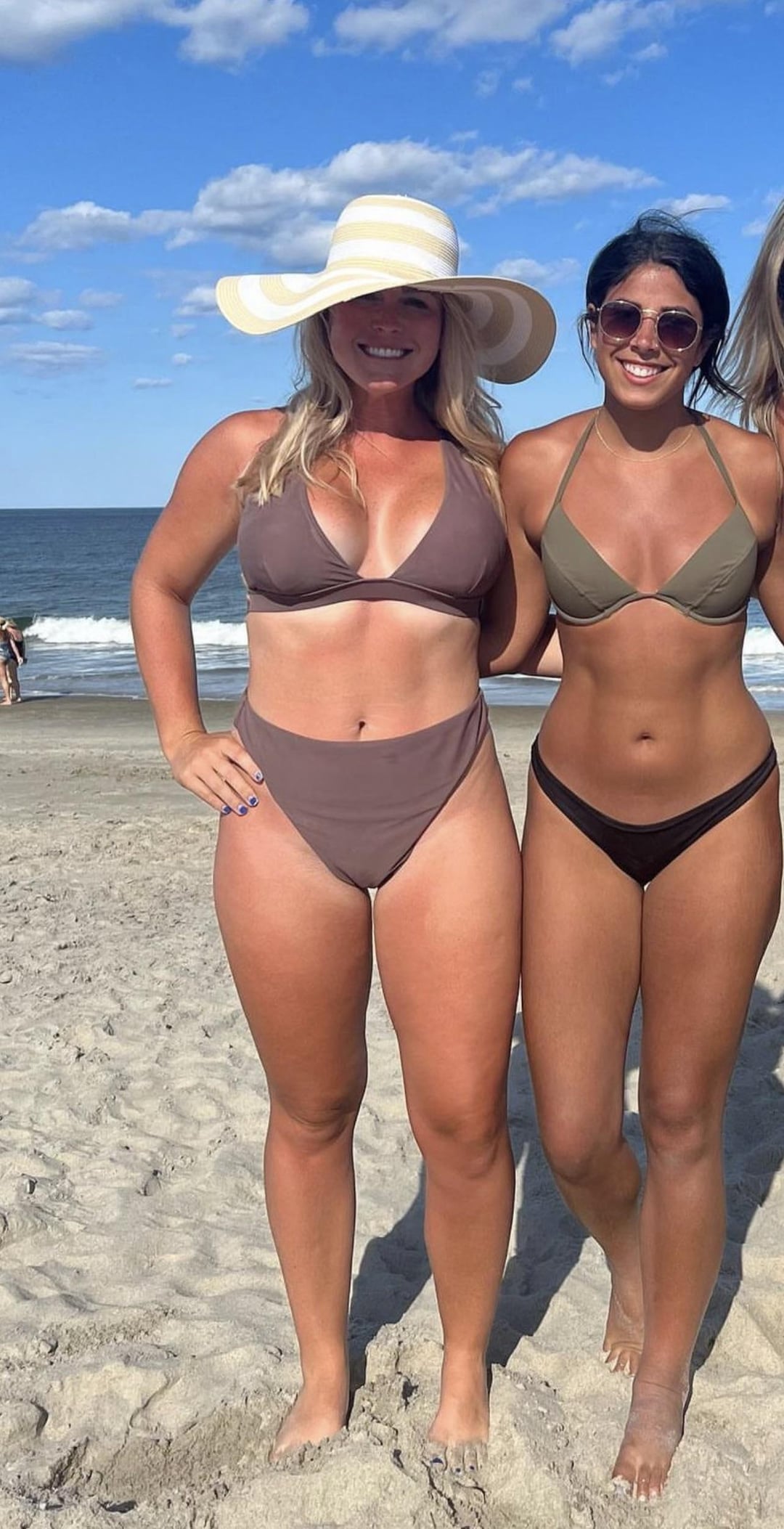 Karoline Leavitt : r/womenoftheright - Karoline Leavitt Measurements: Bold Beauty, Bold Presence