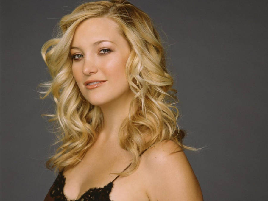 Kate Hudson Sexy Model In Black Wallpaper | WallpapersOK - Kate Hudson Glows In Every Shot: Sexy Pics From Film To Fashion