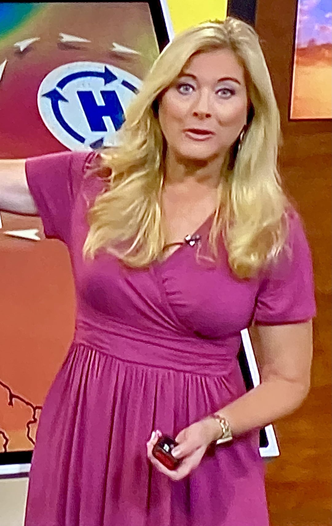 Kelly Cass : r/KellyCass - How Tall Is Kelly Cass? The Weather Channel Star’s Height